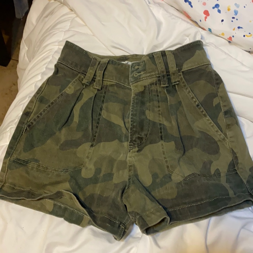 Ultra high rise camo shorts size 0 from holister